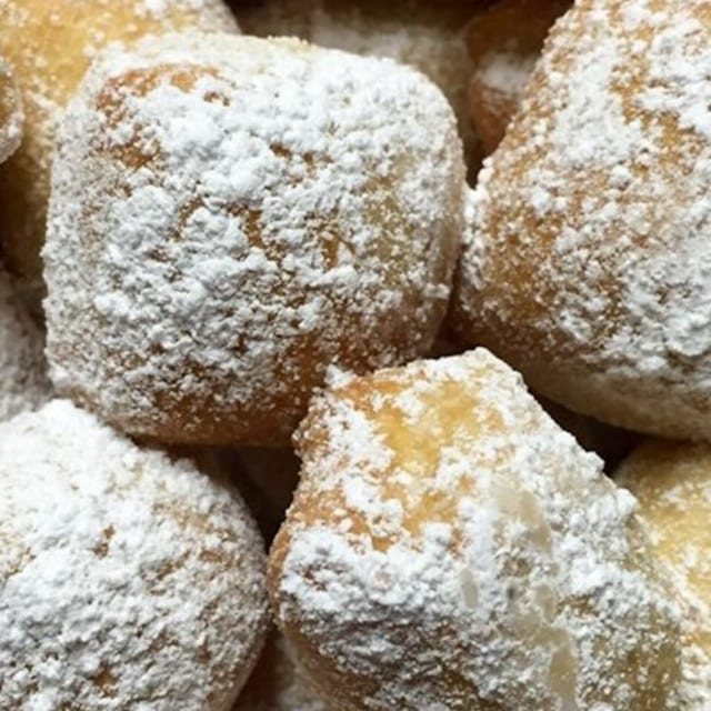Zeppoles (12).