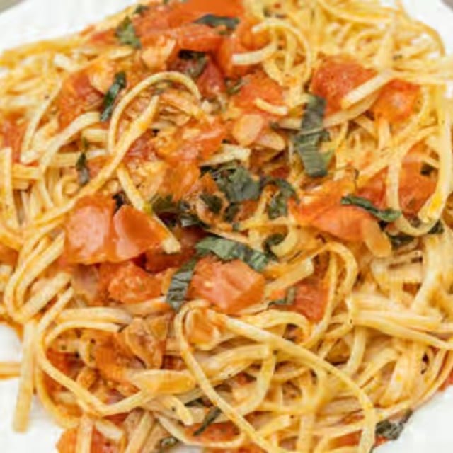 Almonds, Basil & Tomato Pasta.